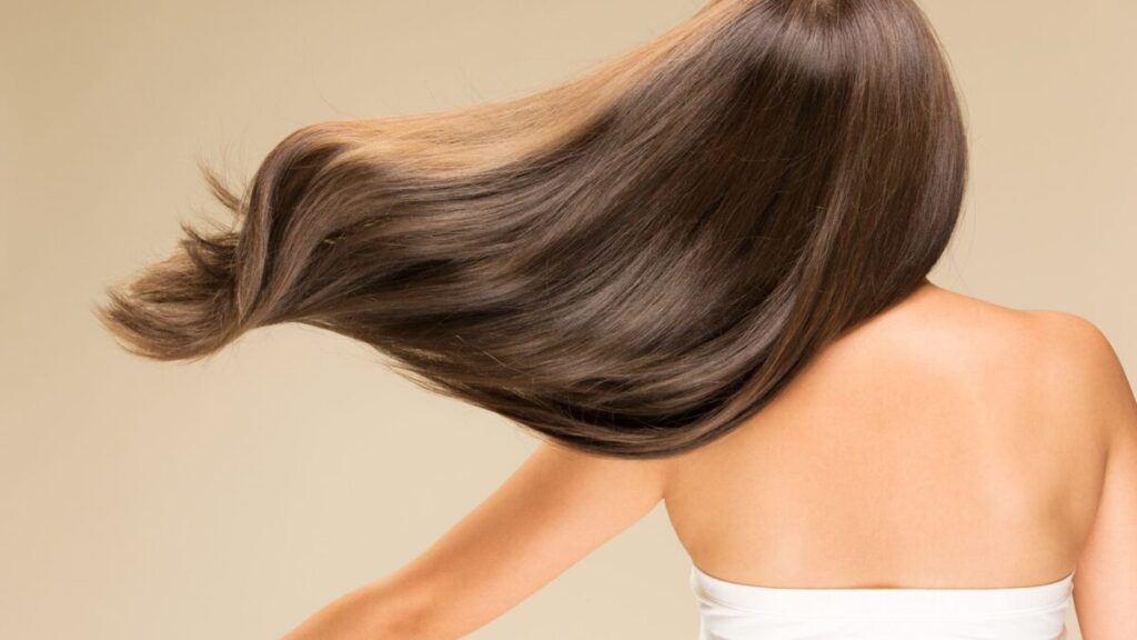 背中ニキビはなぜできる？原因と対処法をわかりやすく解説