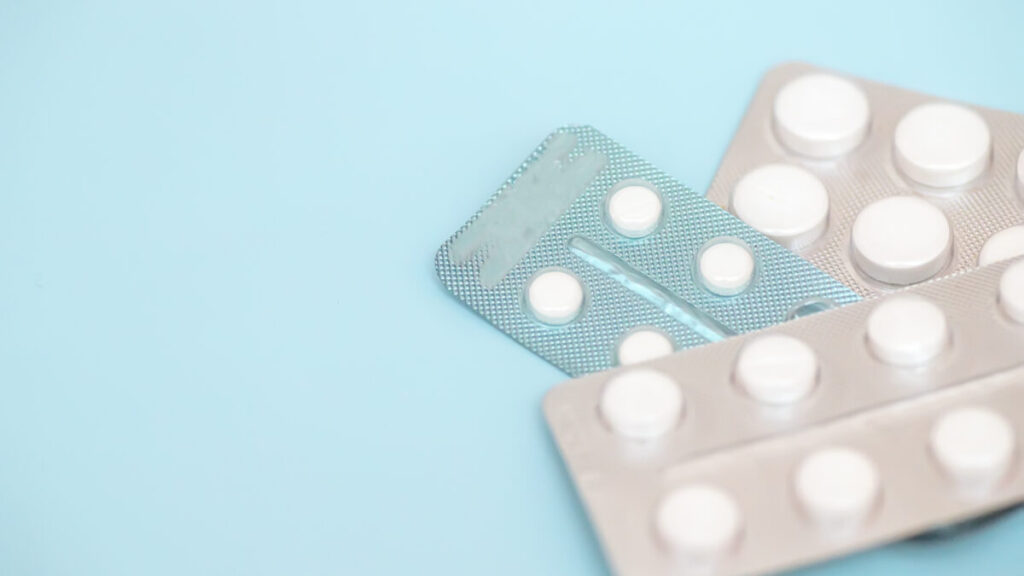 イソトレチノインはいつから効果が出るの？専門医が解説する期待...