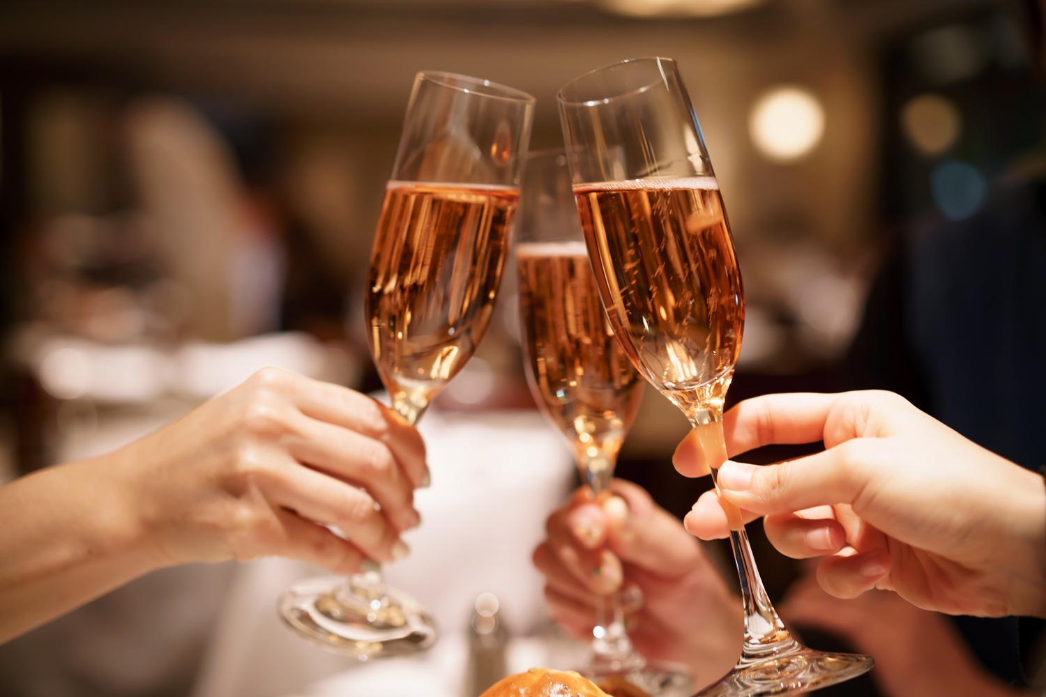 脱毛前後の飲酒はNG！影響や注意点、飲酒してしまった時の対処法