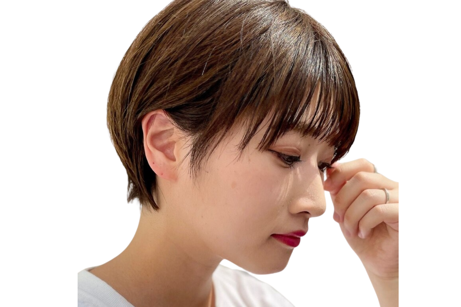 自然なもみあげの形に整える