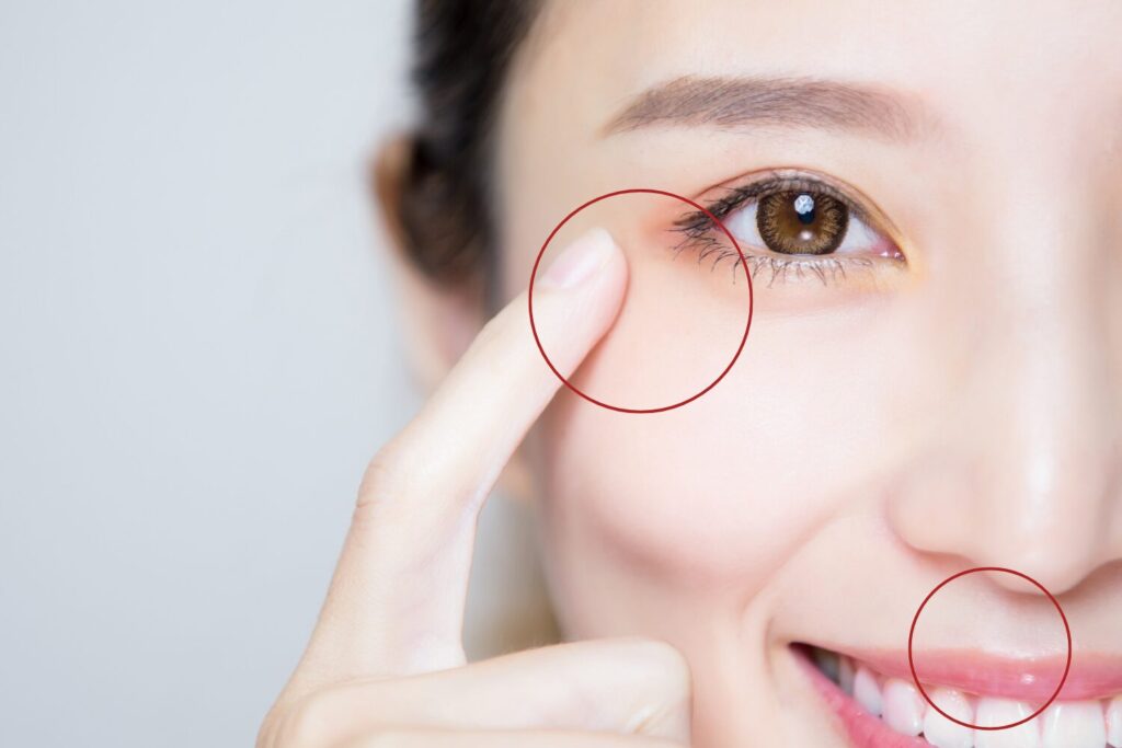 目元や唇など皮膚が薄い場所は避ける